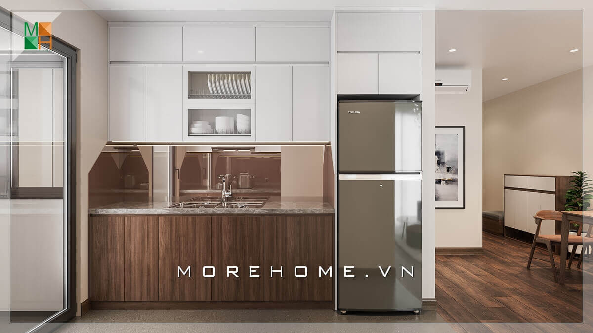 Kính ốp bếp màu cafe giúp liên kết màu sắc giữa bàn bếp gỗ công nghiệp chống ẩm màu nâu trầm và tủ bếp gỗ acrylic trắng Thiết kế tủ bếp chung cư