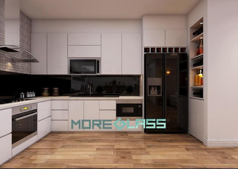 Bố trí mẫu kính ốp bếp màu đen cổ điển, cao cấp cho nhà bếp chung cư, nhà ở, biệt thự. Thiết kế phòng bếp chung cư